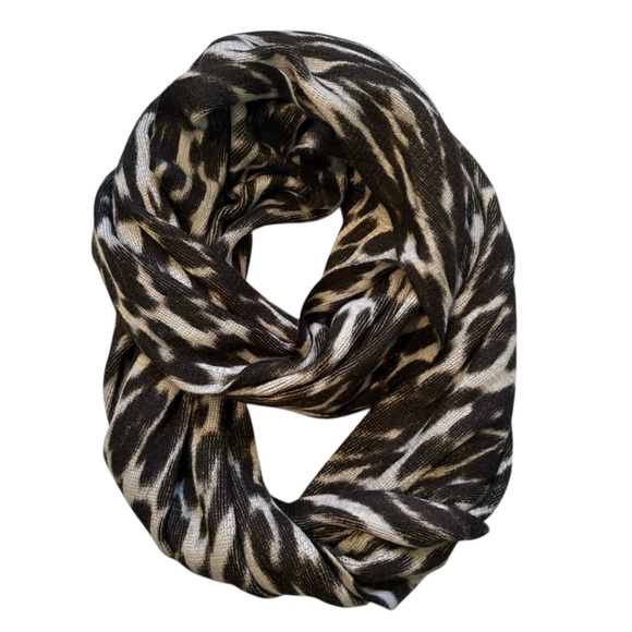 NWT, MICHAEL Michael Kors 'Rochelle' Animal Print Infinity Scarf - Gray/Black - Picture 7 of 11